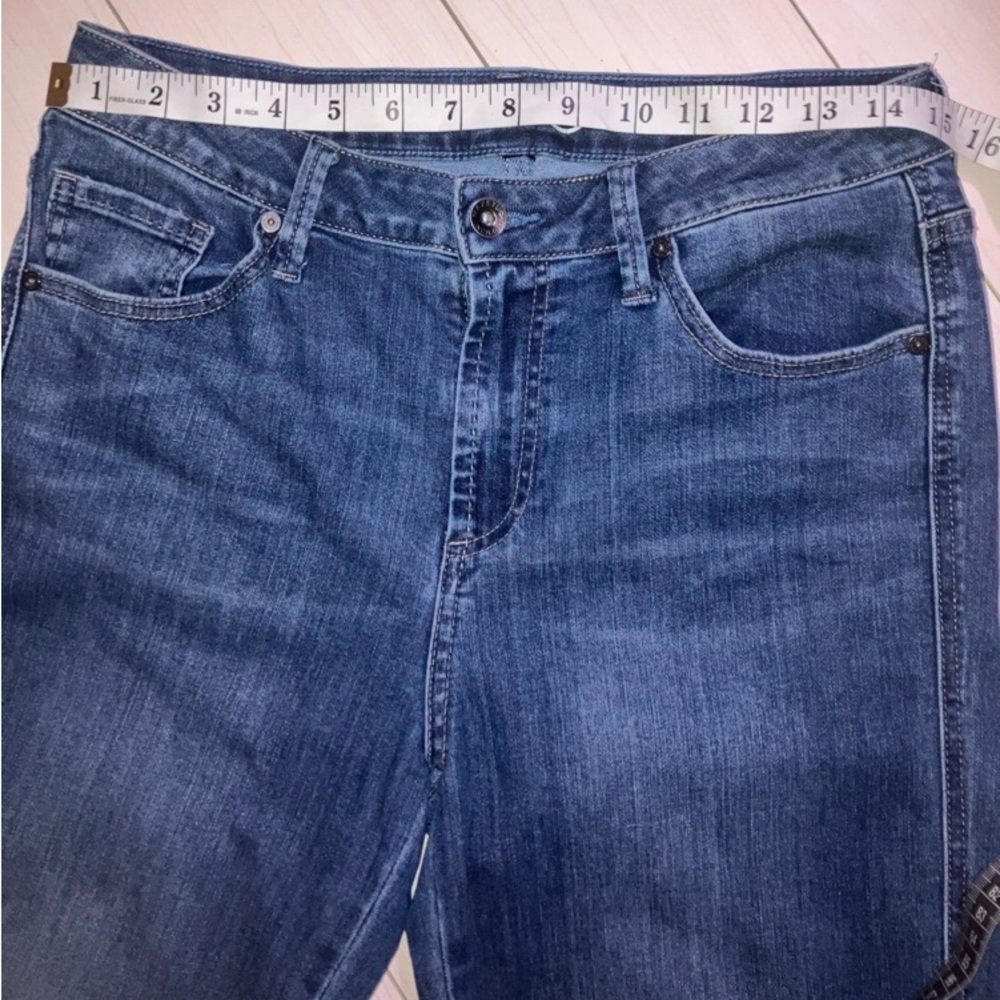 Dual Tone Denim Distressed Ankle Jeans - Picture 7 of 12